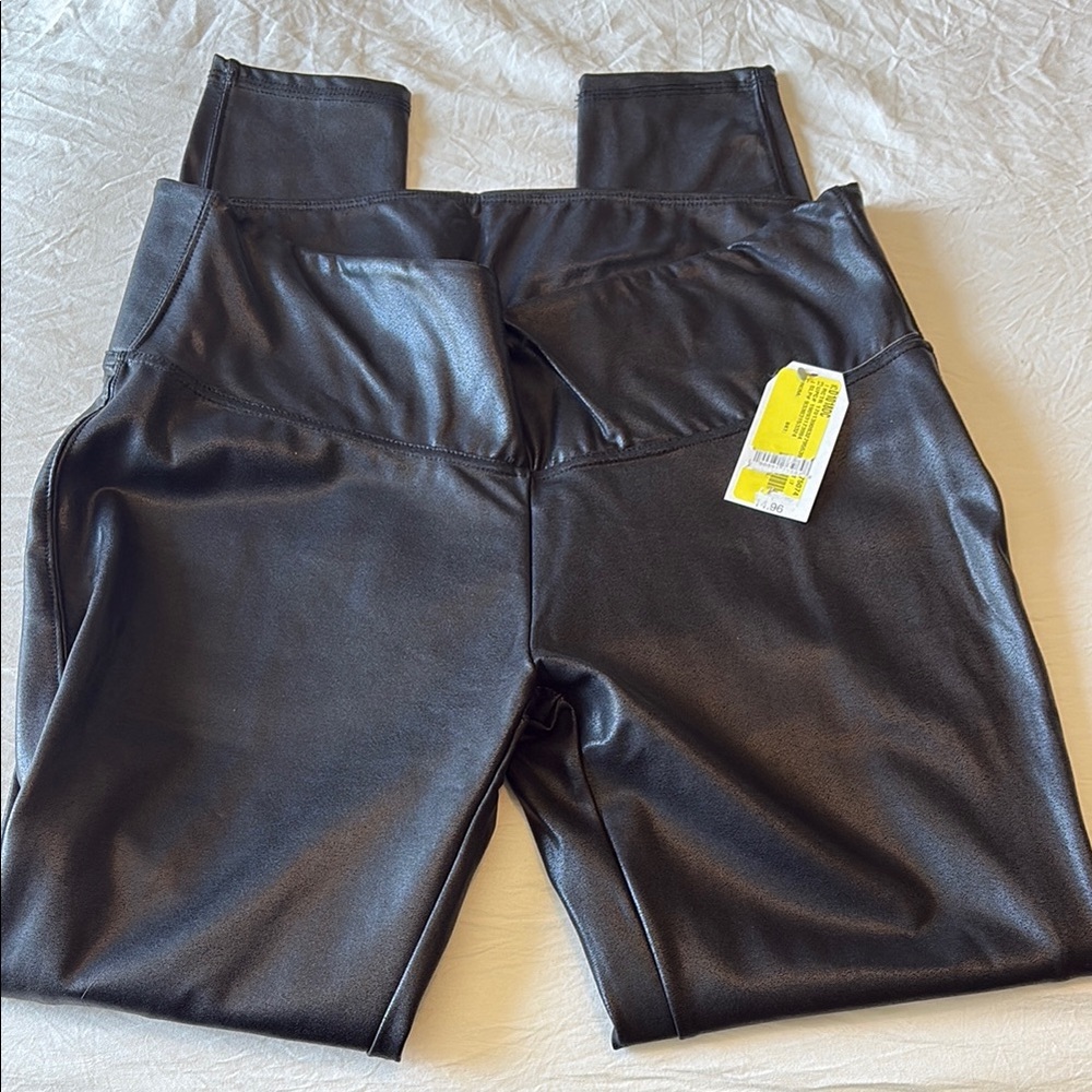 Women’s NWT Black Faux Leather Leggings